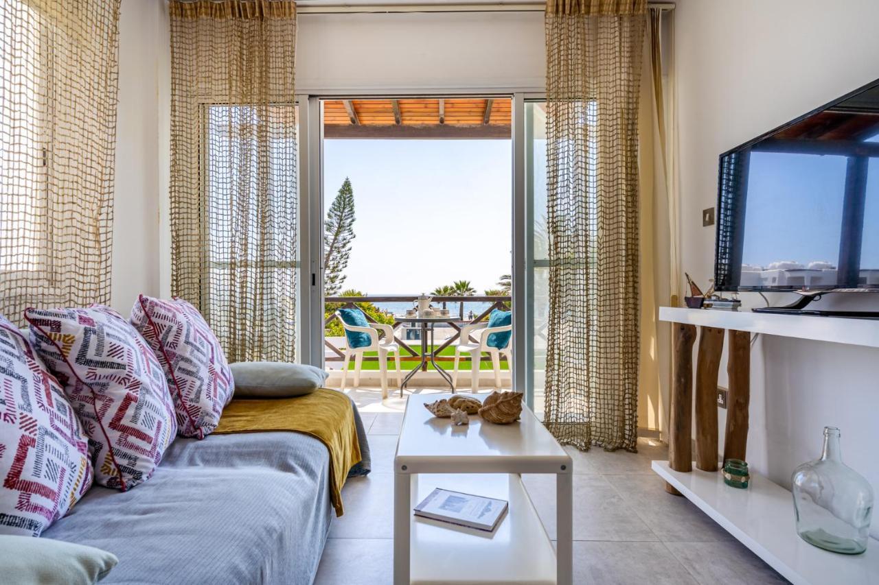 Seawaves 1- Bedroom Apartment Near Meneou Beach Ларнака Экстерьер фото