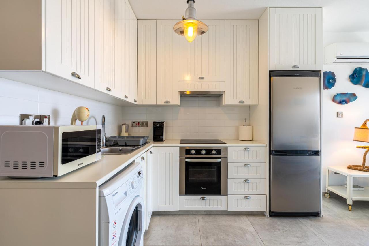 Seawaves 1- Bedroom Apartment Near Meneou Beach Ларнака Экстерьер фото